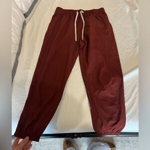 Burgundy vuori joggers size medium